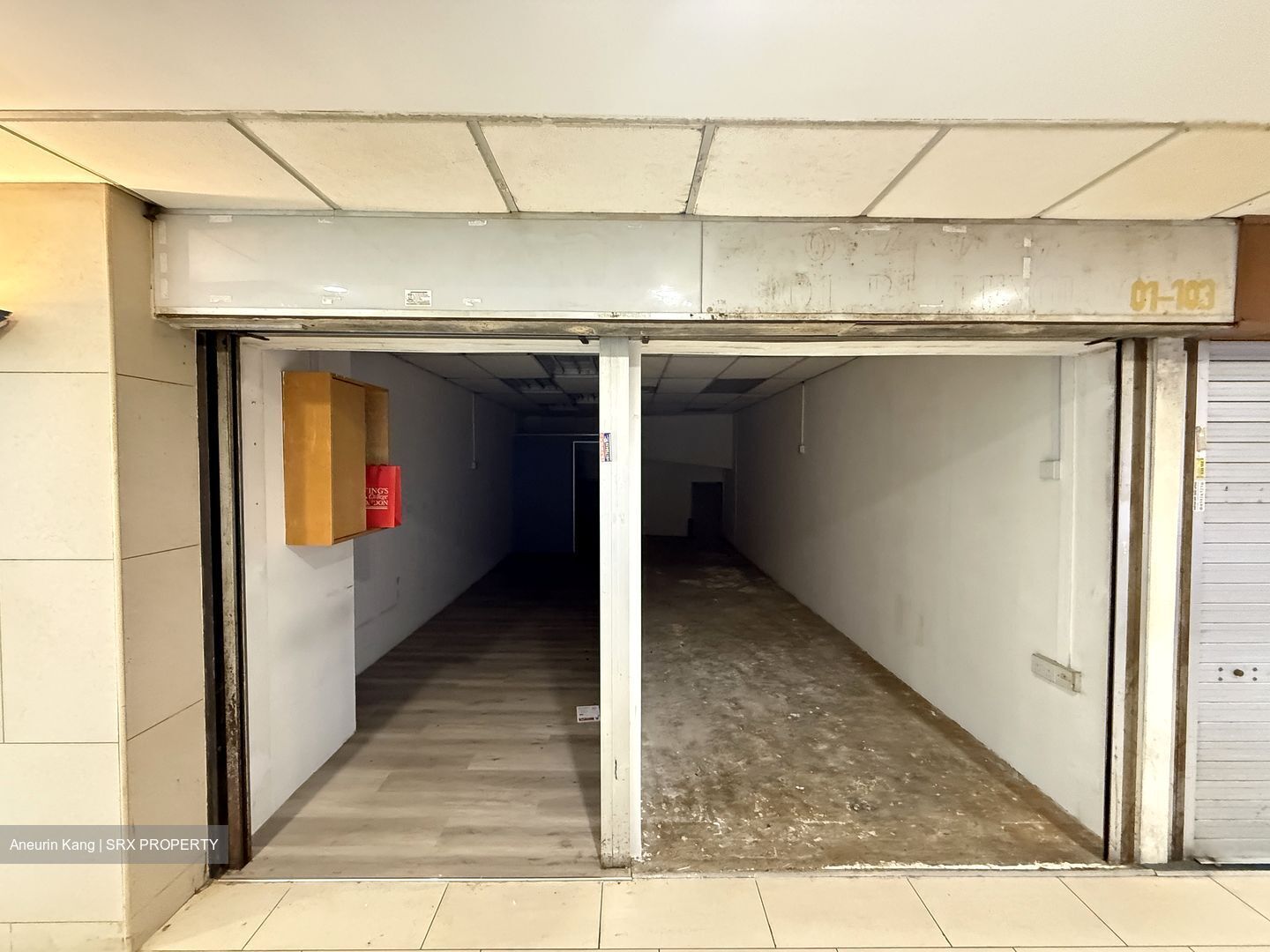 Lucky Plaza (D9), Retail #576200431